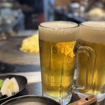 味乃家 - 90分待ち、ということは店の中もいそがしいので
      (｣≧∇≦)｣ビールは常に2本ずつ頼むのだる
