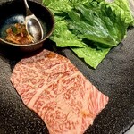焼肉うしごろ - 季節の匠コース 冬　11.特撰リブロース（辛味噌とサンチュで）