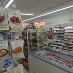 LAWSON - 内観写真:奥にオープンセールの30円引きのお知らせがあります。