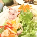 ファンタジースプリングス・レストラン - サラダも美味しい