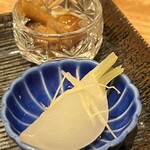 みみずく 名駅店 - （奥）お通し　なめこと大根おろしが美味しかった