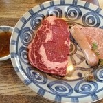 BRASS - ☆ A ランチ￥1400 … 牛肉 (外国産)と ソーセージ  2014年5月