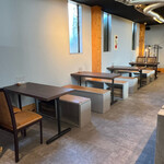 Both Rich - 店内