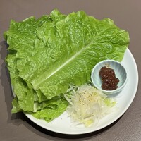 老舗精肉店直送 千種焼肉 飛騨牛の奴隷 千種店 - 包み野菜セット¥580