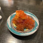 食堂みかん - ウニ、いくらで中が見えません！