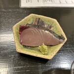 食堂みかん - 鰆も一切れは塩、残りは山葵醬油で。
