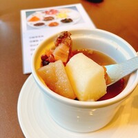 香港1997 銀座店 - 具だくさん薬膳スープ においもクセになる…