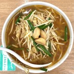 ベトコンラーメン倉敷新京 - ベトコンラーメン¥930内　熱々野菜炒めのせラーメン。にんにくが効いた豚骨醤油。美味い。