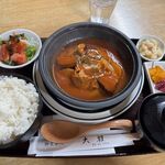 御食事処 大雅 - 料理写真:ビーフシチュー定食　1500円　+　ライス大盛り　30円