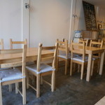 SAKURA CAFE - テーブル席