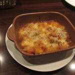 グロリエット - 牛ホルモンのグラタン￥８００