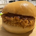 フレッシュベーカリー 神戸屋  - 料理写真:コロッケバーガーコレ旨い！ボリューミー！好きやわ