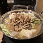 マツミサカバ - タイ風和牛モツ鍋