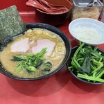 ラーメン 杉田家 千葉祐光店 - 
