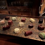 Bar 真夜中は別の顔 - 