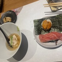 築地 すし Omakase - ウニ
