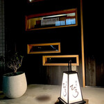 馳走 ひろ - 店頭光景✨少し低めの入口✨