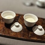 茶禅華 - ⓭デザート
      ・暖かい杏仁豆腐と冷たい杏仁豆腐　
      〜食べ比べだが、写真には映らないもどかしさ（笑）