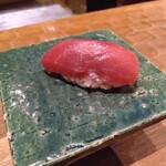 初音鮨 - 赤身　大間