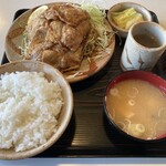 とんかつよしえ - しょうが焼定食