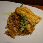 アカ - 穴子のパエリア