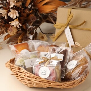 手土産にオススメのギフトボックスも各種ご用意★