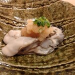 すしやのたい悟 - 厚岸生牡蠣の大根おろし合え