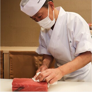 和の職人が織りなす繊細な日本料理