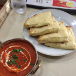 ビニタ - <2014/05>エビカレー(500円)、チーズナン(400円)