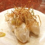 がってん寿司 - 桜鯛のねぎ塩炙り
            香ばしくて炙りでは一番