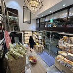 バッケンモーツァルト - 階段から見た1階