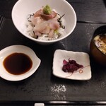 お食事処 多七 - まかないミニ海鮮丼。