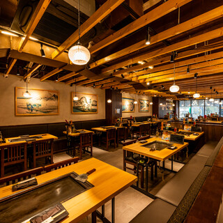 "Clean and Fresh Interior with a Wood-Based Design: A Modern Japanese Atmosphere Perfect for Dates"