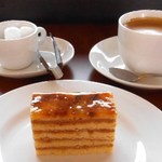 フランス菓子 シャルルフレーデル - 定番プララン＋ホットコーヒー