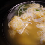 くろぎ - 蟹真薯を崩せば旨味の一体感が出来上がる