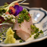 くろぎ - 香りと素材の旨味をダイレクトに、そして浮かぶ脂の乗りが抜群に美味い縞鯵。