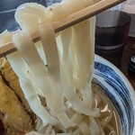 多の津うどん - 平打ち麺はツルッと