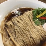 めん処 きよ洲 - 佐助豚の脂の層が輝いています。