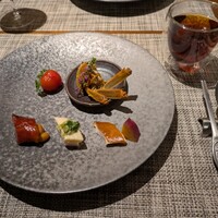 熱香森 - 前菜5種、上海がにと叉焼が抜群に美味しかった
