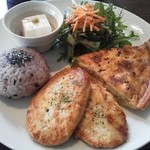 カフェ トリップ - ⑥豆腐入りコーンつくね付き