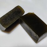 甘精堂本店 - 昆布羊羹、少し深緑色、