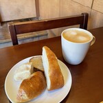 オープンオーブン - おすすめの盛り合わせとカフェラテ