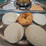 南印度ダイニング - イドゥリ＆ワダセット