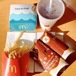 マクドナルド - 料理写真:ひるまックフィレオフィッシュセット 600円
とろ〜りチーズのビーフシチューパイ 220円×2