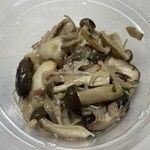 カフェ・ハクタ - 【５種のきのことベーコンのマリネ】お持ち帰りしました。