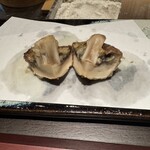 天ぷら あらたみかわ - マッシュルーム　瑞々しくアツアツ｡衣で蒸されて旨味が更に凝集｡コリャ旨い｡