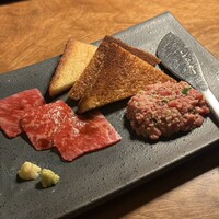 カルネジーオ イースト - 