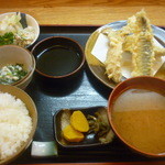 おんじき家ふうど - 日替わり定食（いわしの天婦羅、白和え、ツナサラダとブロッコリー、きびなご、沢庵、味噌汁、ご飯）