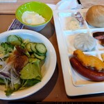 アンダものがたり - 上の白いのはお豆腐　ヨーグルトもあったけどお腹いっぱい