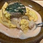 はんばーぐとおむらいすのお店 いくら - 先ずは美味しい明太クリームソースを絡ませてオムライスを頂きます。